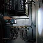 MAKITA 18V DML186 FLASHLIGHT KIT INCLUDING 2 X 5.0AH BATTERIES